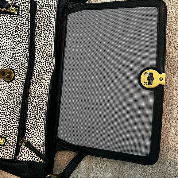 ❤️ Fossil Amelia White Cheetah Black Leather Backpack Shoulder Bag ZB7856504 FS - Picture 7 of 14